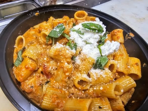 Rigatoni Bolognese Catering.