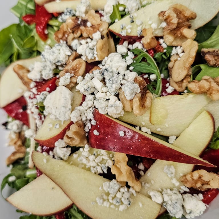 Fresh Arugula Salad: A Delicious Italian Delight